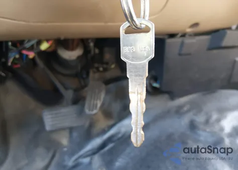 1998 Chevrolet S-10 Fleetside из США, поврежденный, VIN 1GCCS14X5W8196922